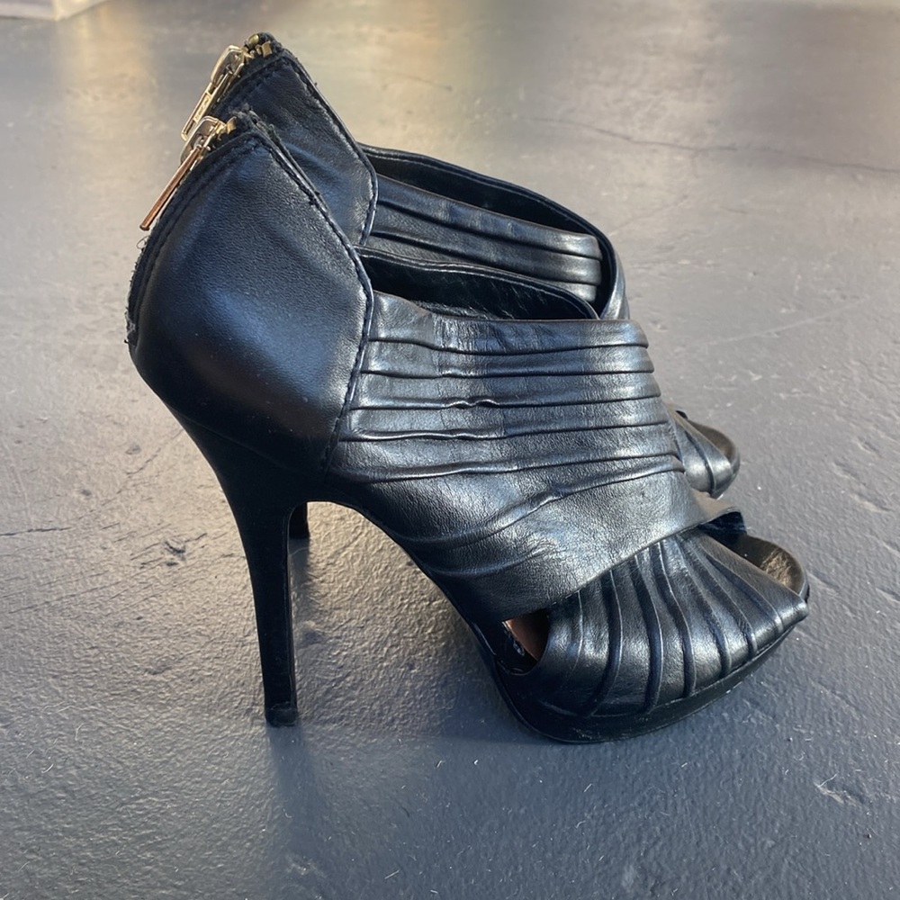 Zara Black Leather Pumps size 7